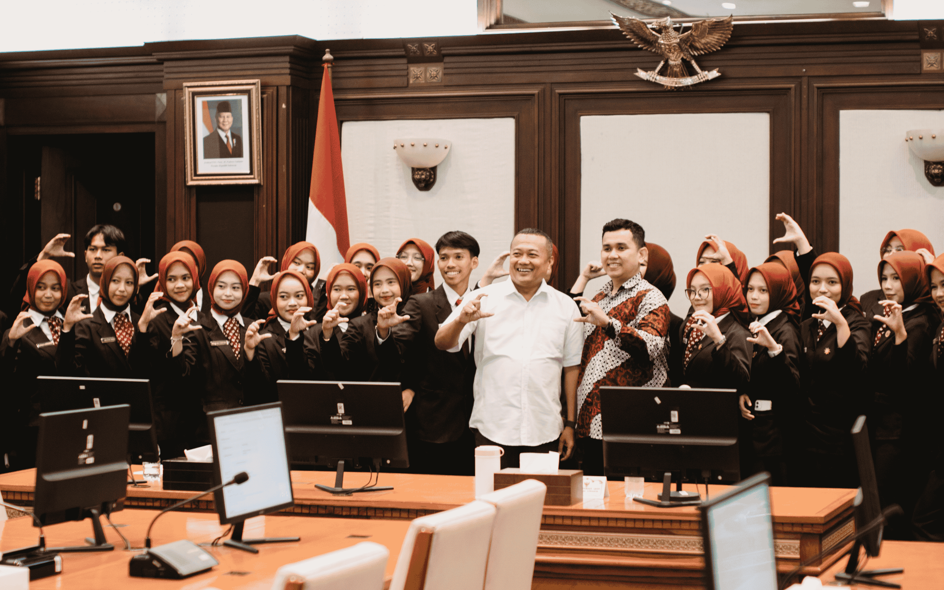 MENELUSURI JEJAK SEJARAH DAN MANAJEMEN PROTOKOL: KORPS PROTOKOLER UNIVERSITAS CIPASUNG GELAR STUDY VISIT KE GEDUNG SATE